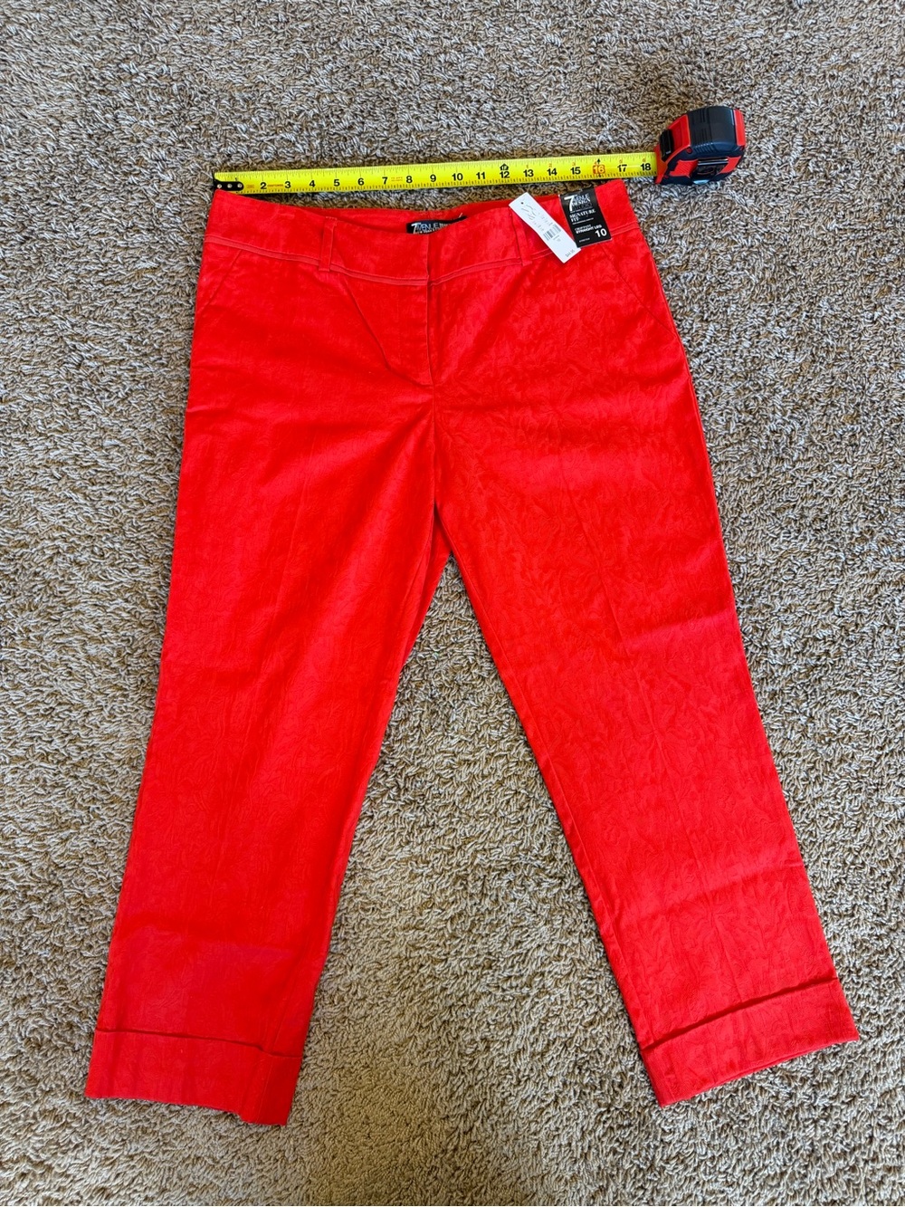 New York & Company Red Straight-Leg Crop Pants
